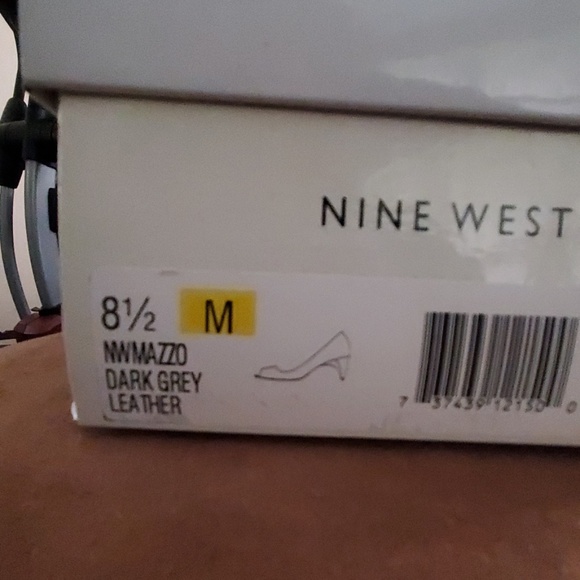 Nine West Dark Grey Leather heels - Picture 4 of 4